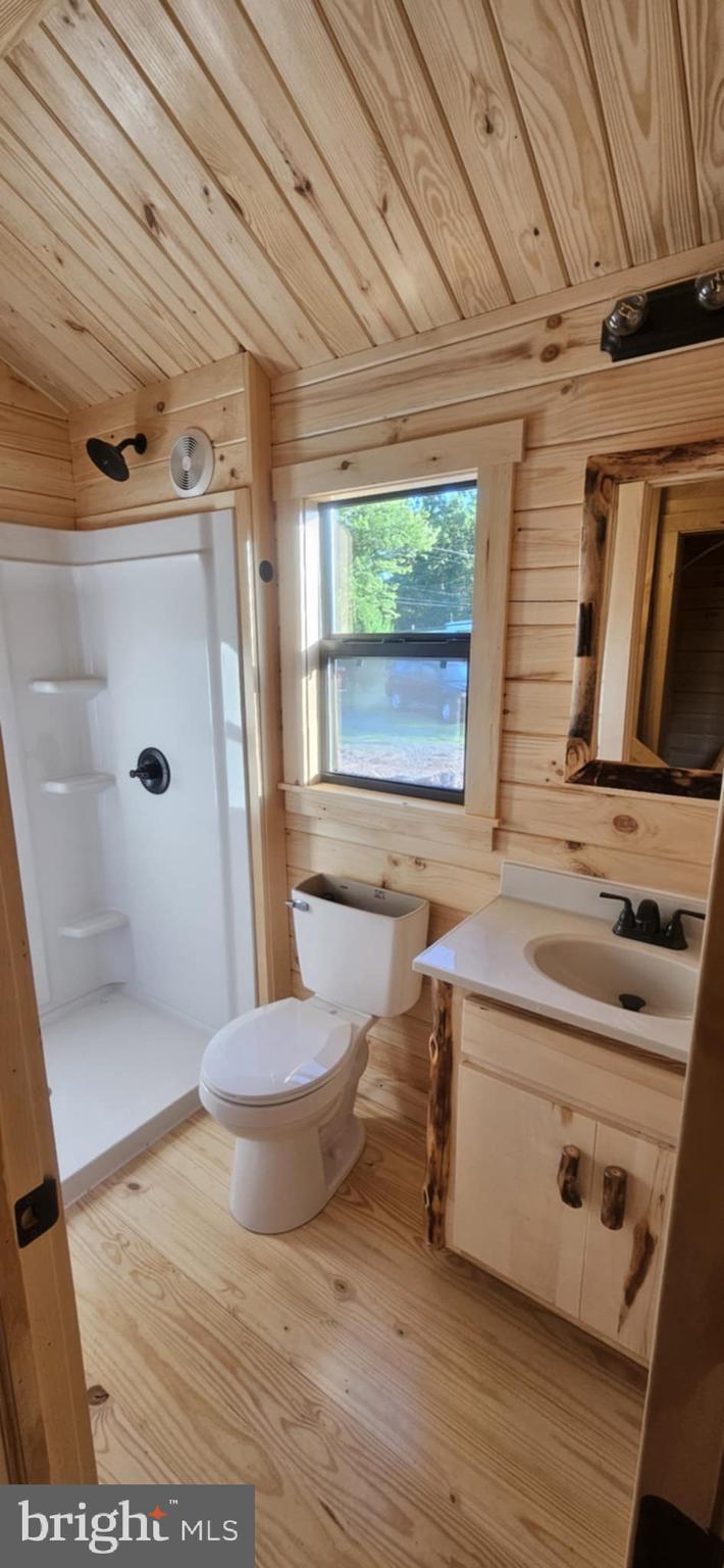 HIGHVIEW - Residential Lease