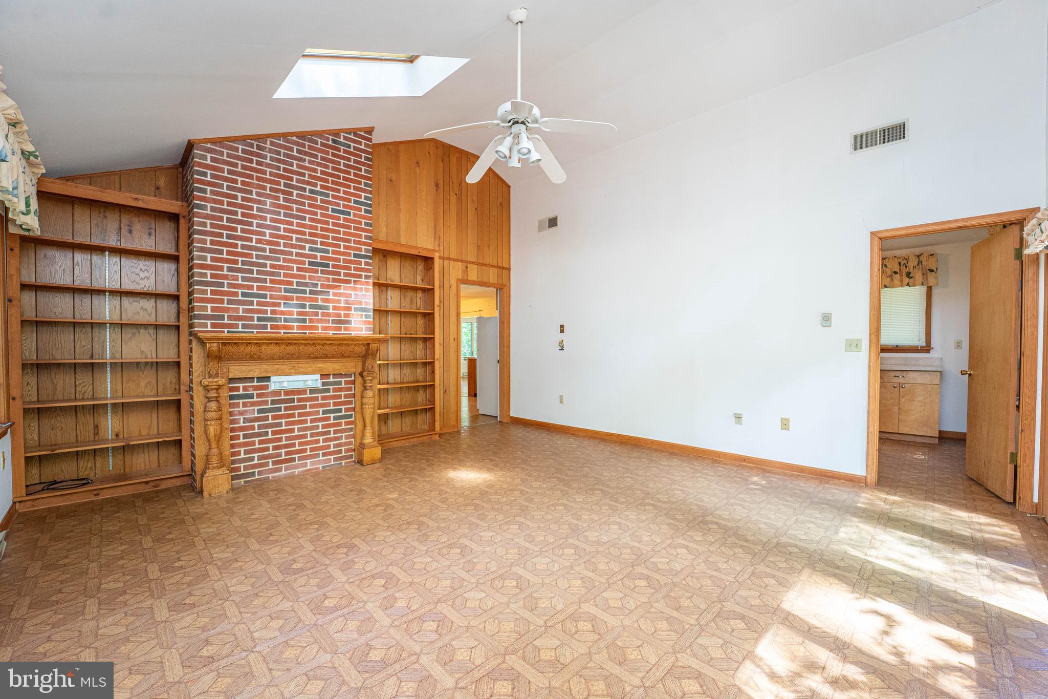 CHESAPEAKE LANDING - Residential