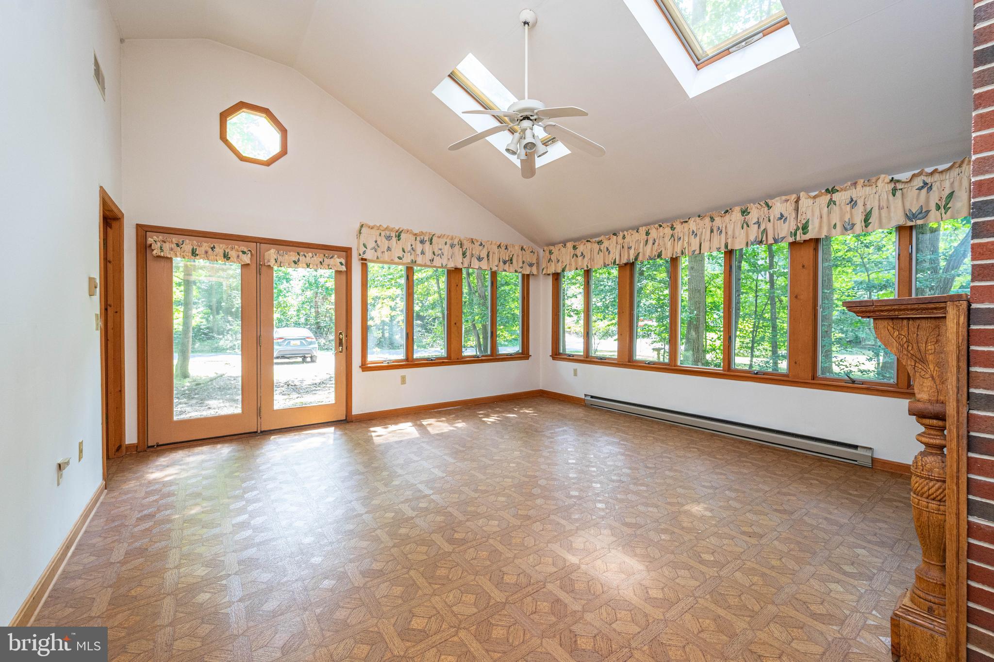 CHESAPEAKE LANDING - Residential