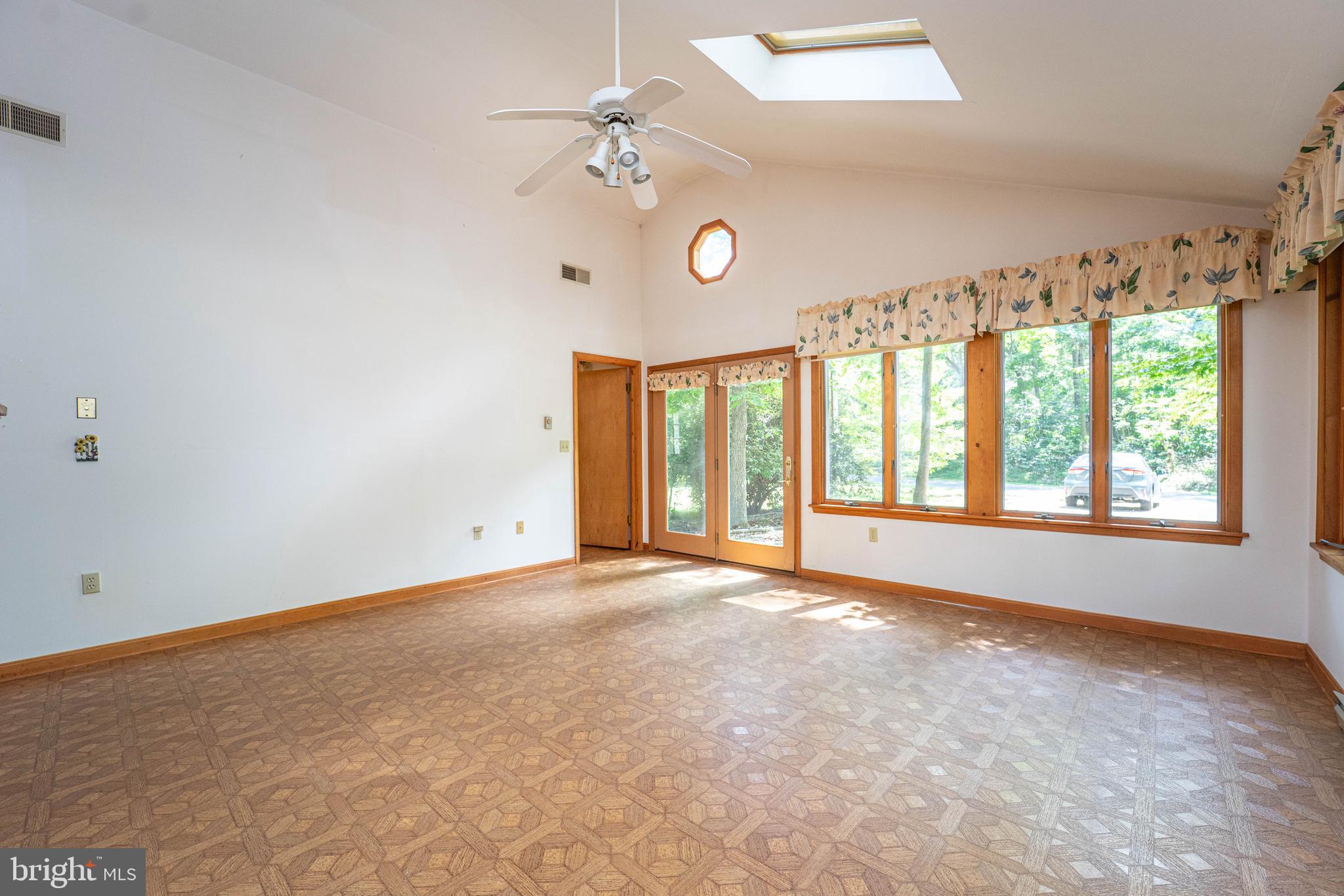 CHESAPEAKE LANDING - Residential