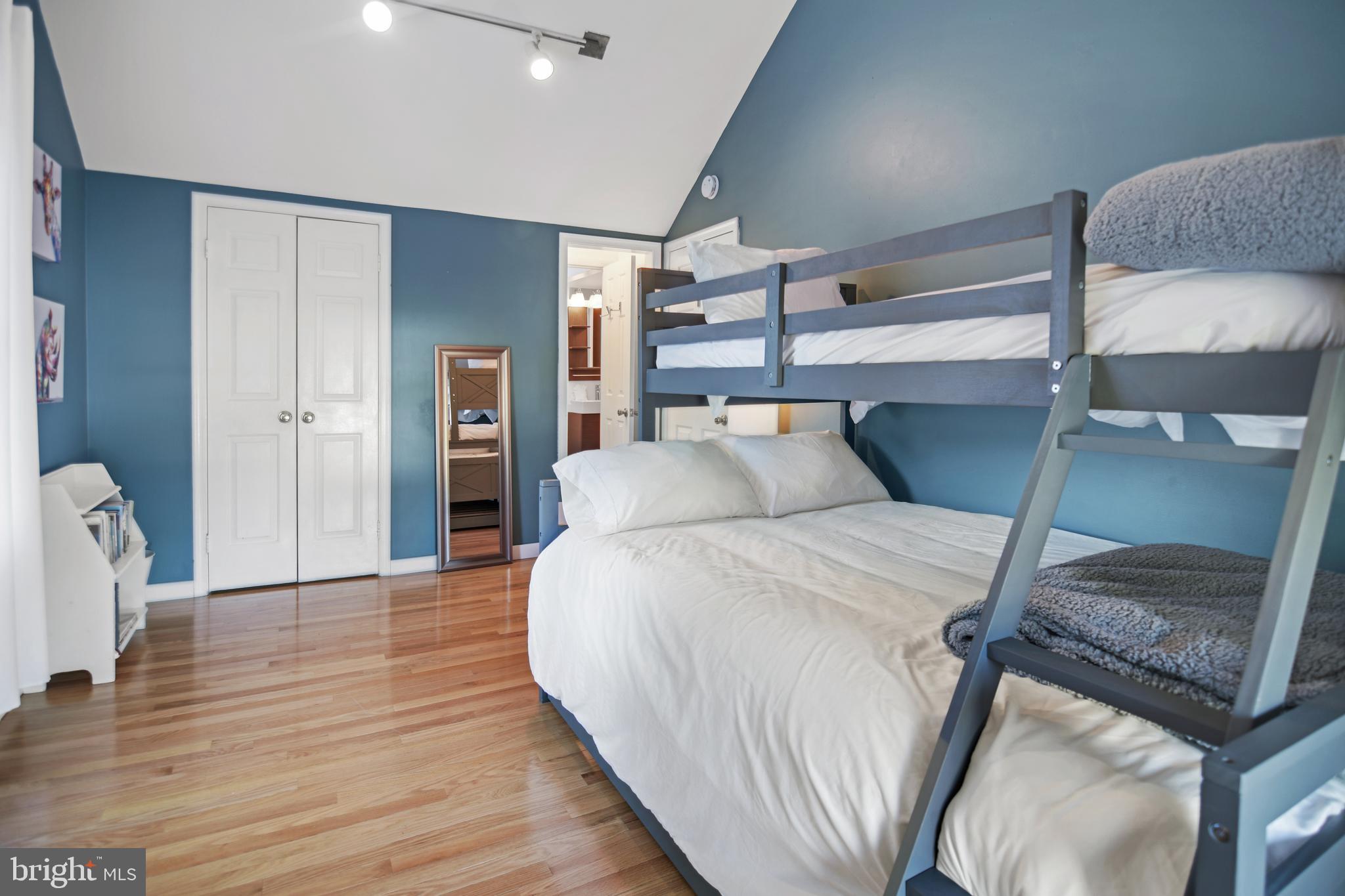 WILSHIRE - Residential Lease