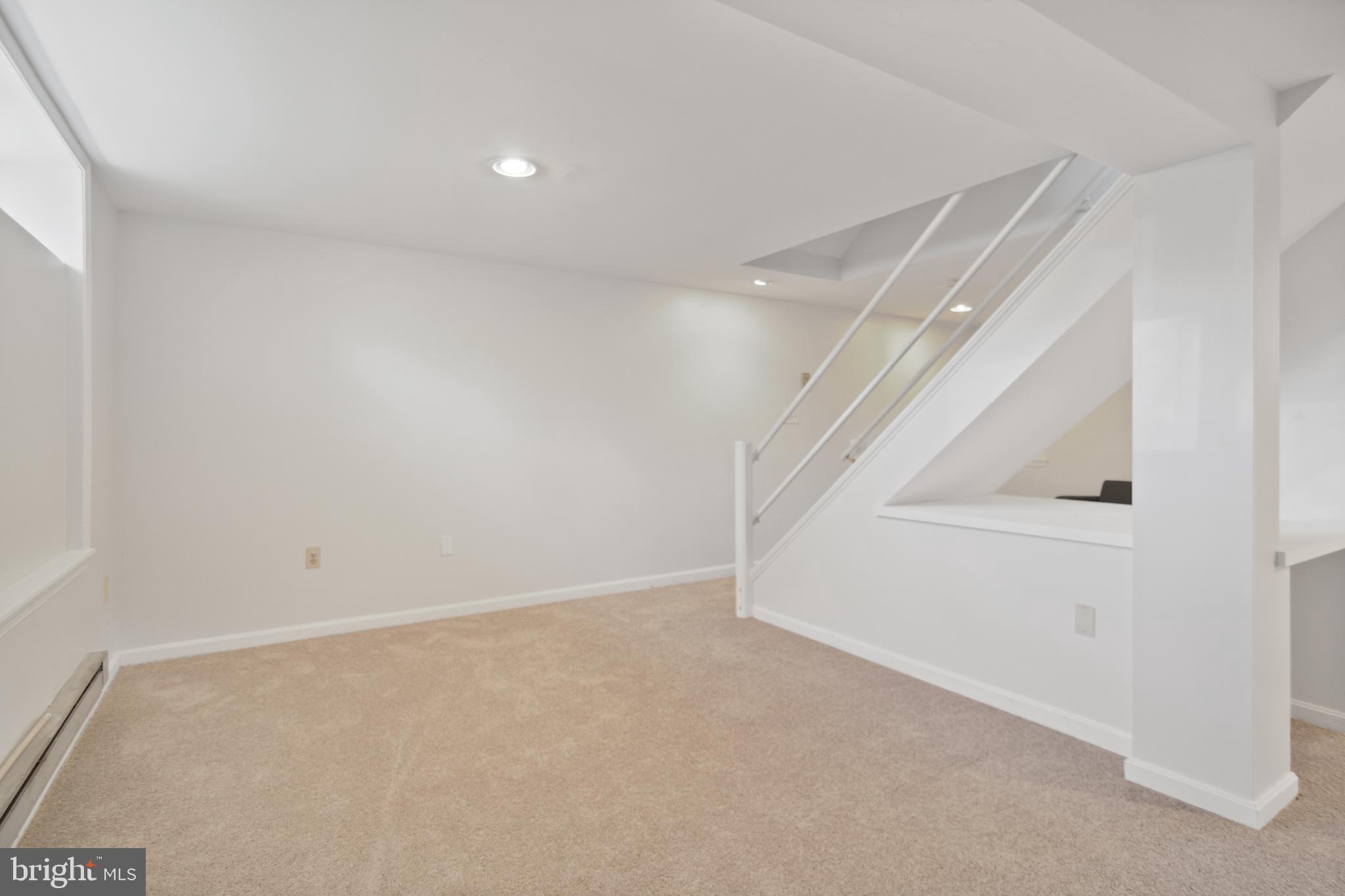 WILSHIRE - Residential Lease