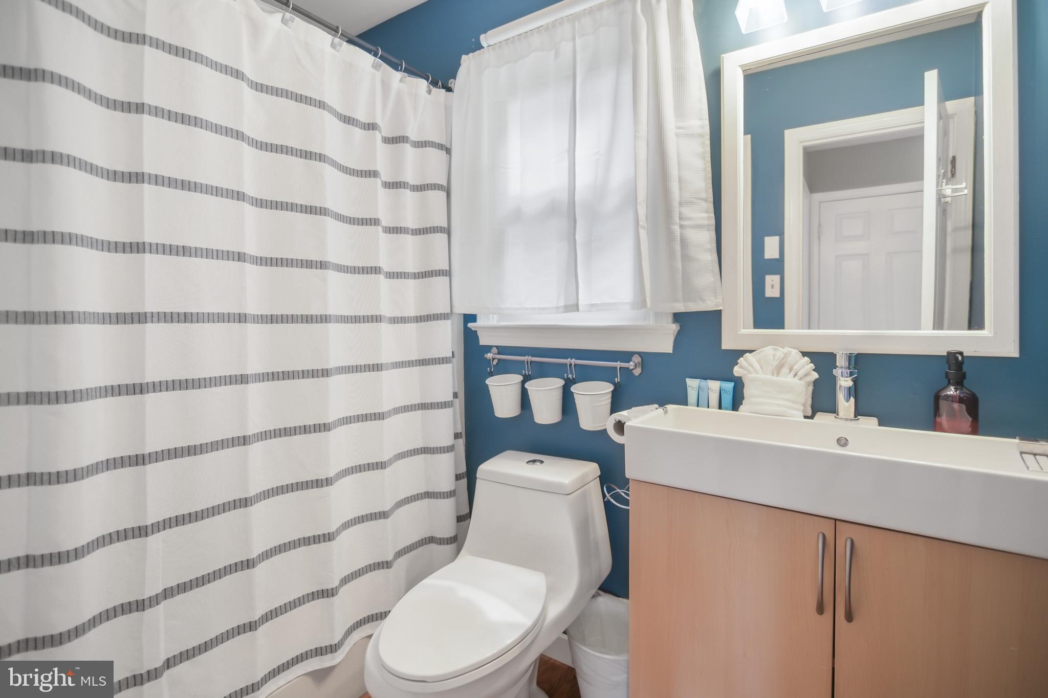 WILSHIRE - Residential Lease