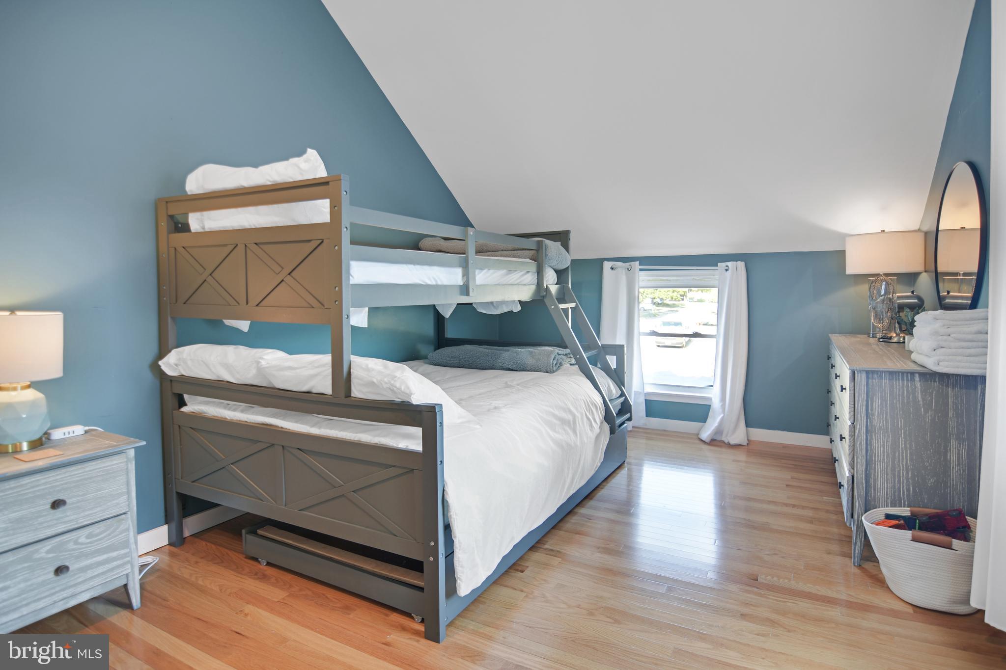 WILSHIRE - Residential Lease