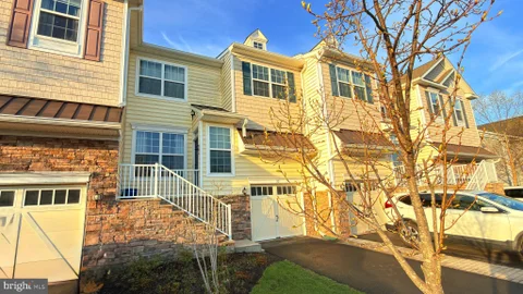 32 Morris Lane, Cranbury, NJ MLS: NJMX2012016