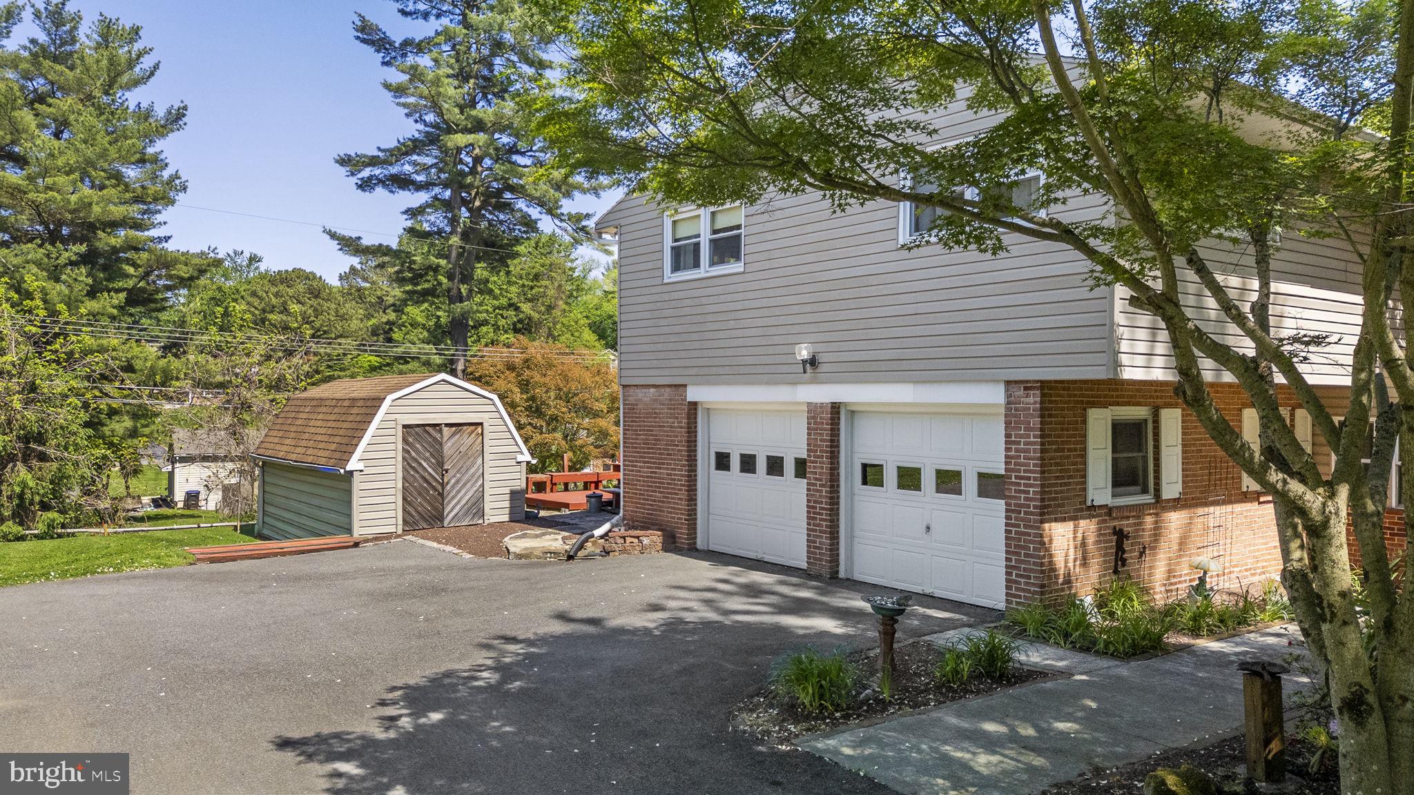 THORNBURY ESTATES - Residential