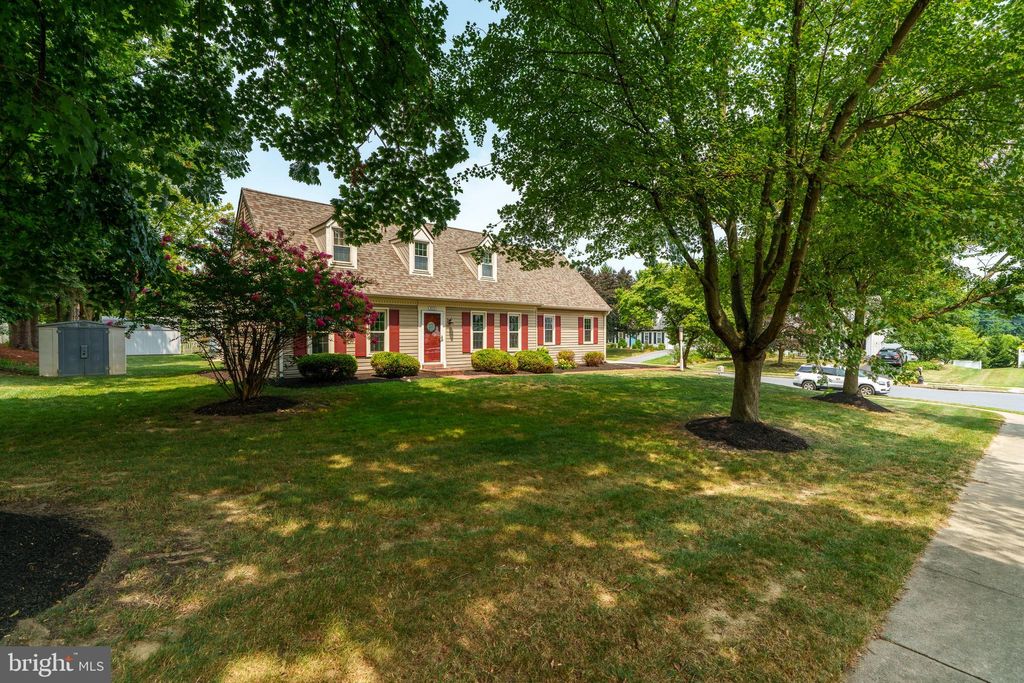 Photo of 818 E Jefferson Court, Lancaster, PA 17602 (MLS # PALA2054654)