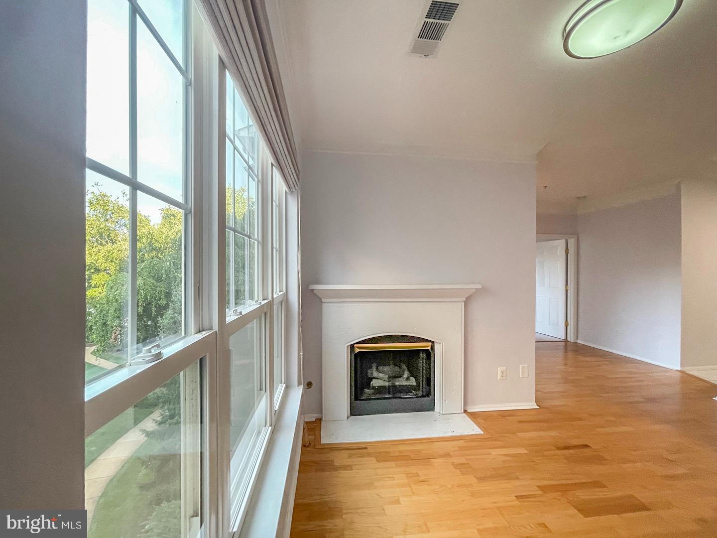 GATES OF MCLEAN - Residential