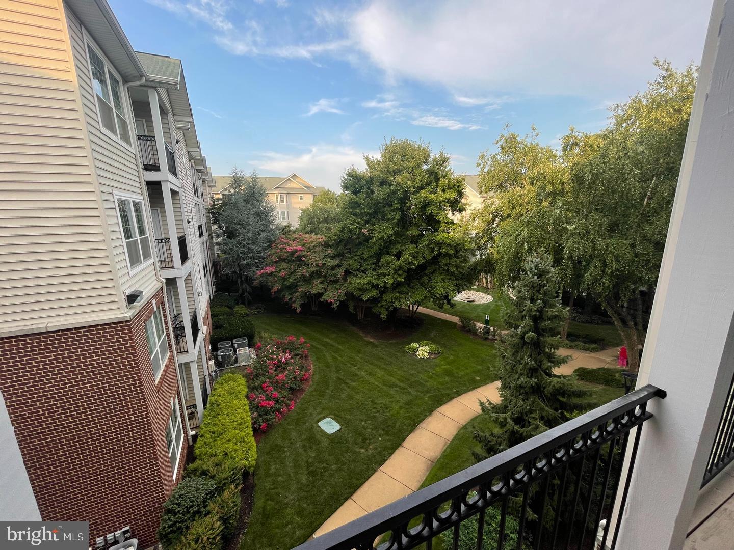 GATES OF MCLEAN - Residential