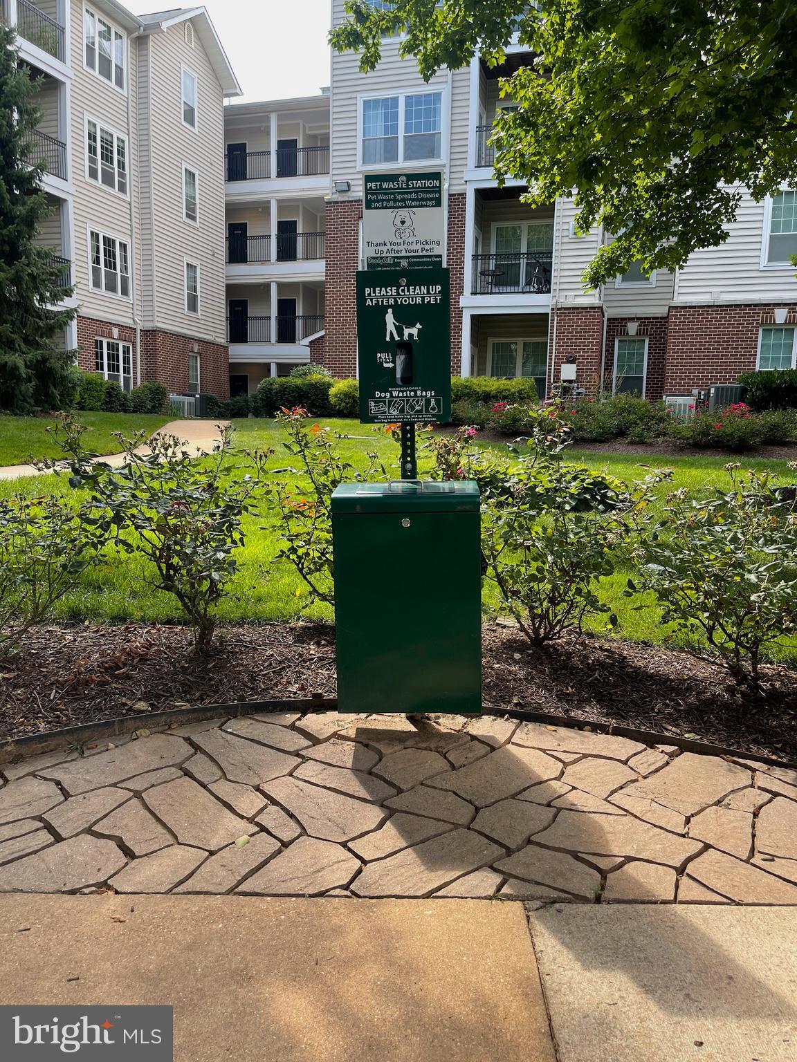 GATES OF MCLEAN - Residential