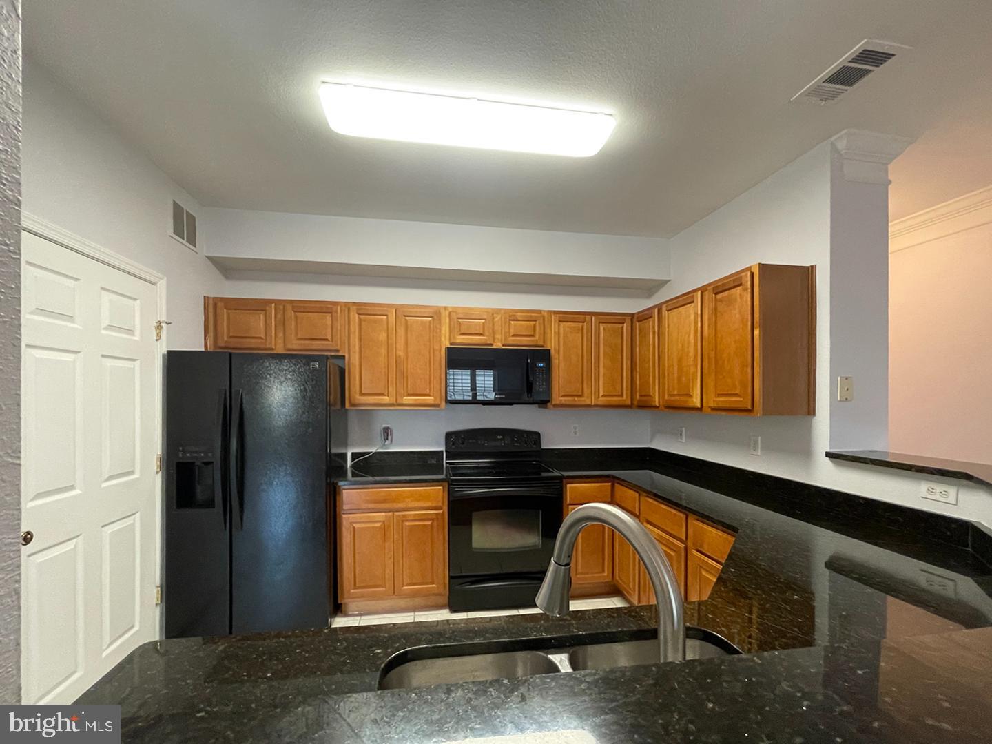 GATES OF MCLEAN - Residential