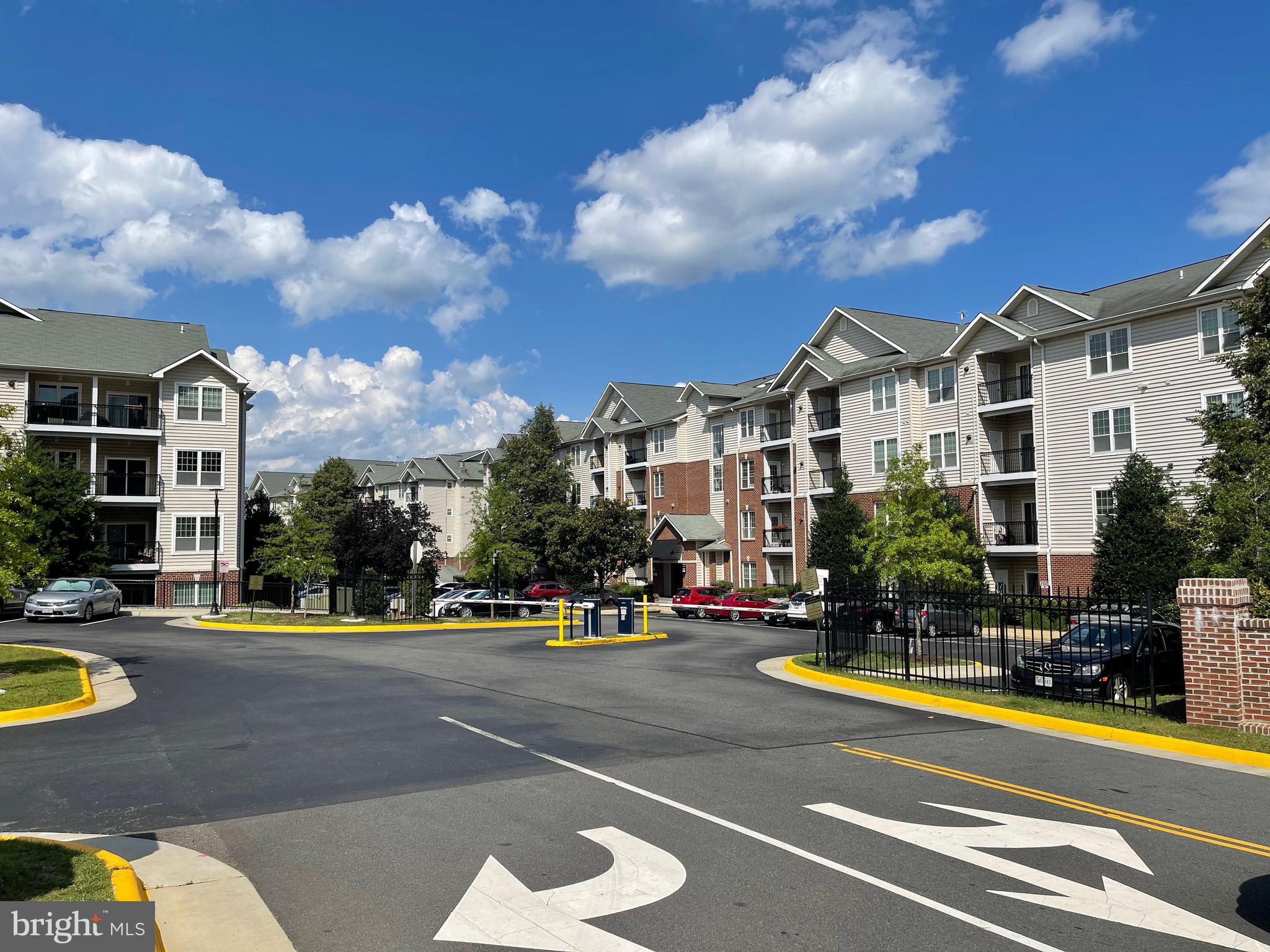 GATES OF MCLEAN - Residential