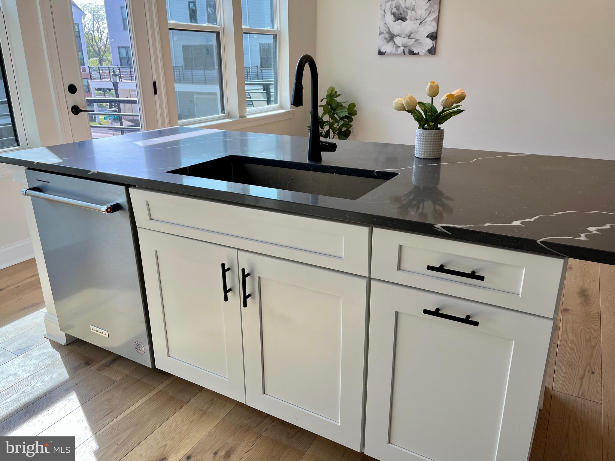 LINK AT W SQUARED - Residential Lease