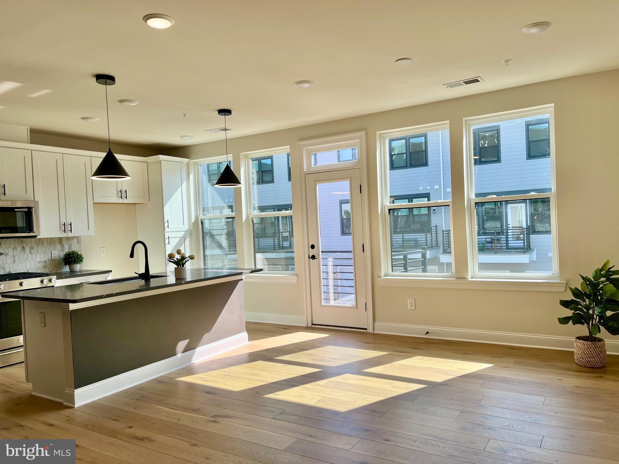 LINK AT W SQUARED - Residential Lease