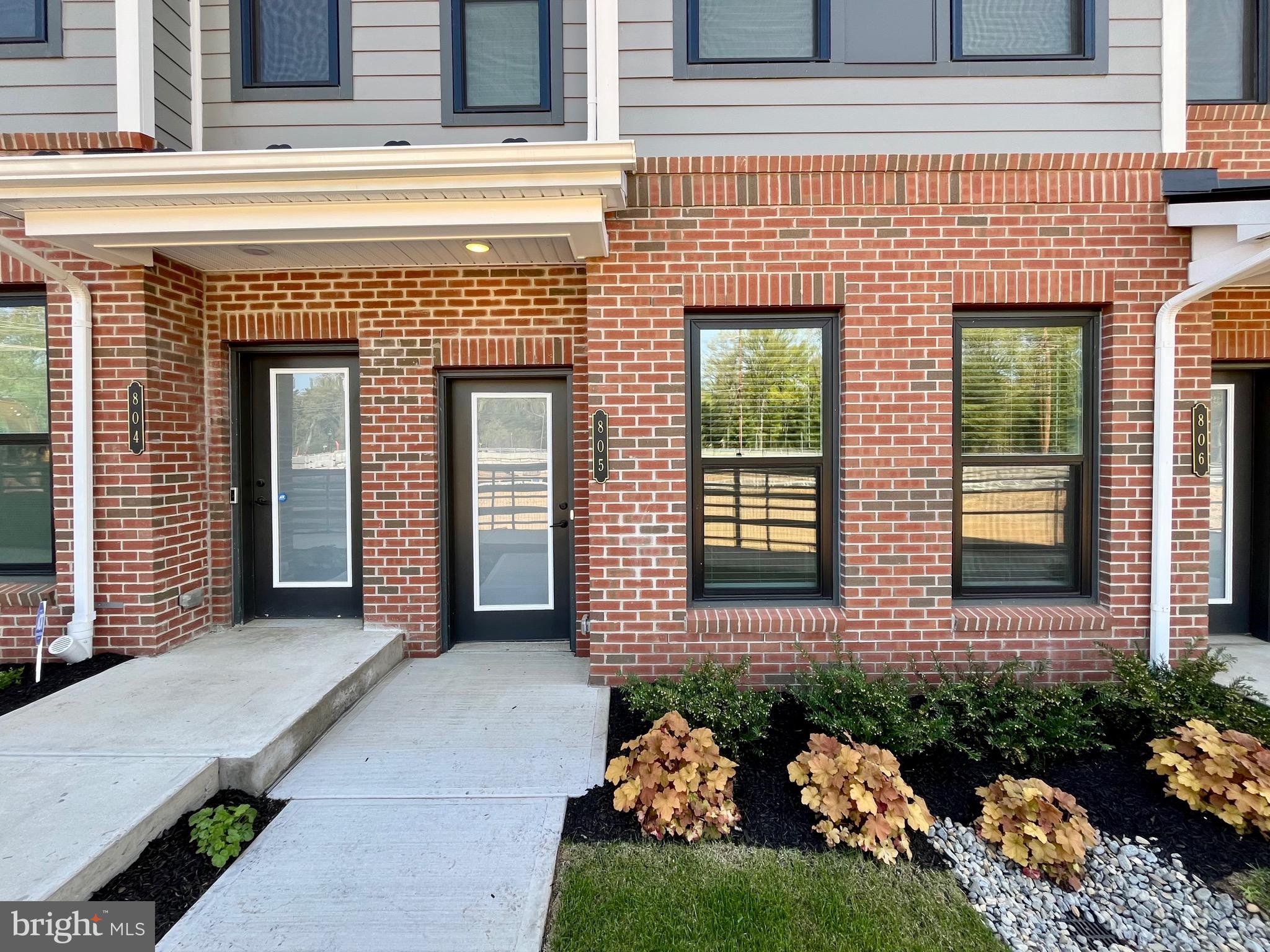 LINK AT W SQUARED - Residential Lease