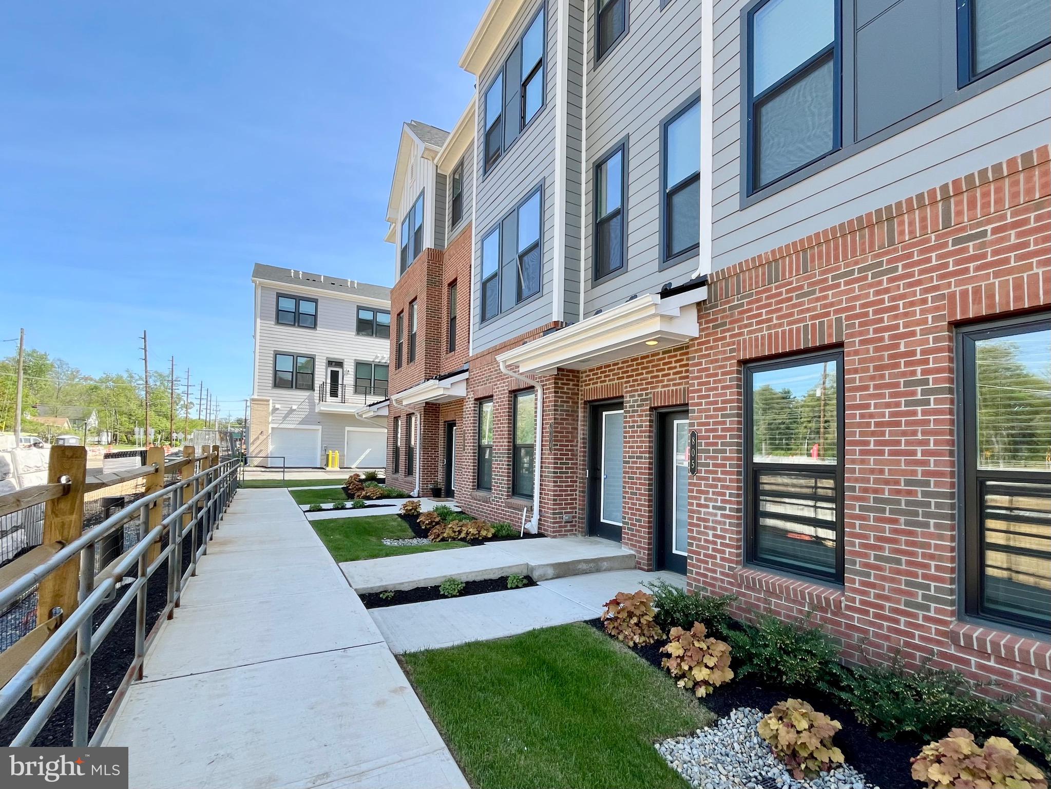 LINK AT W SQUARED - Residential Lease