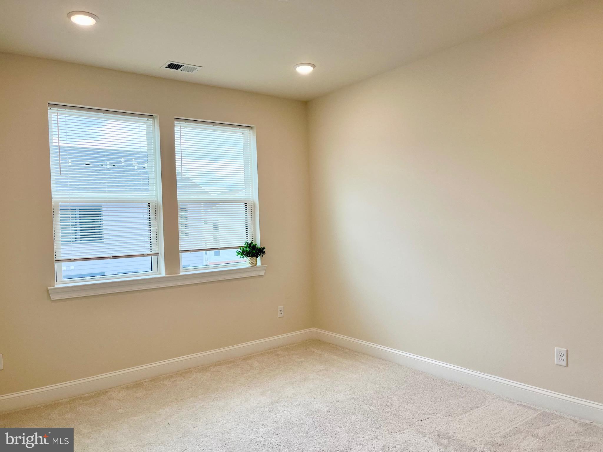 LINK AT W SQUARED - Residential Lease