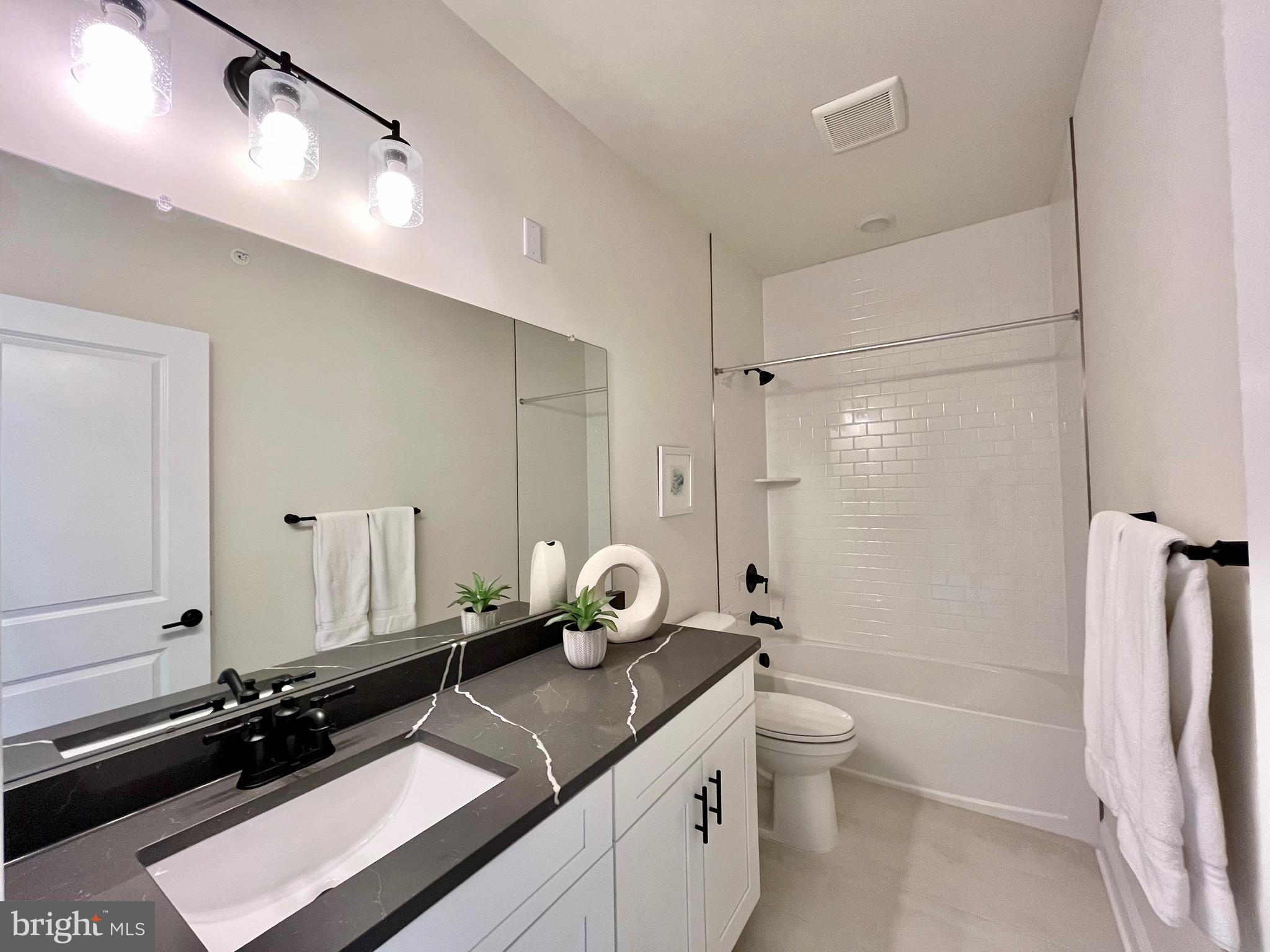 LINK AT W SQUARED - Residential Lease