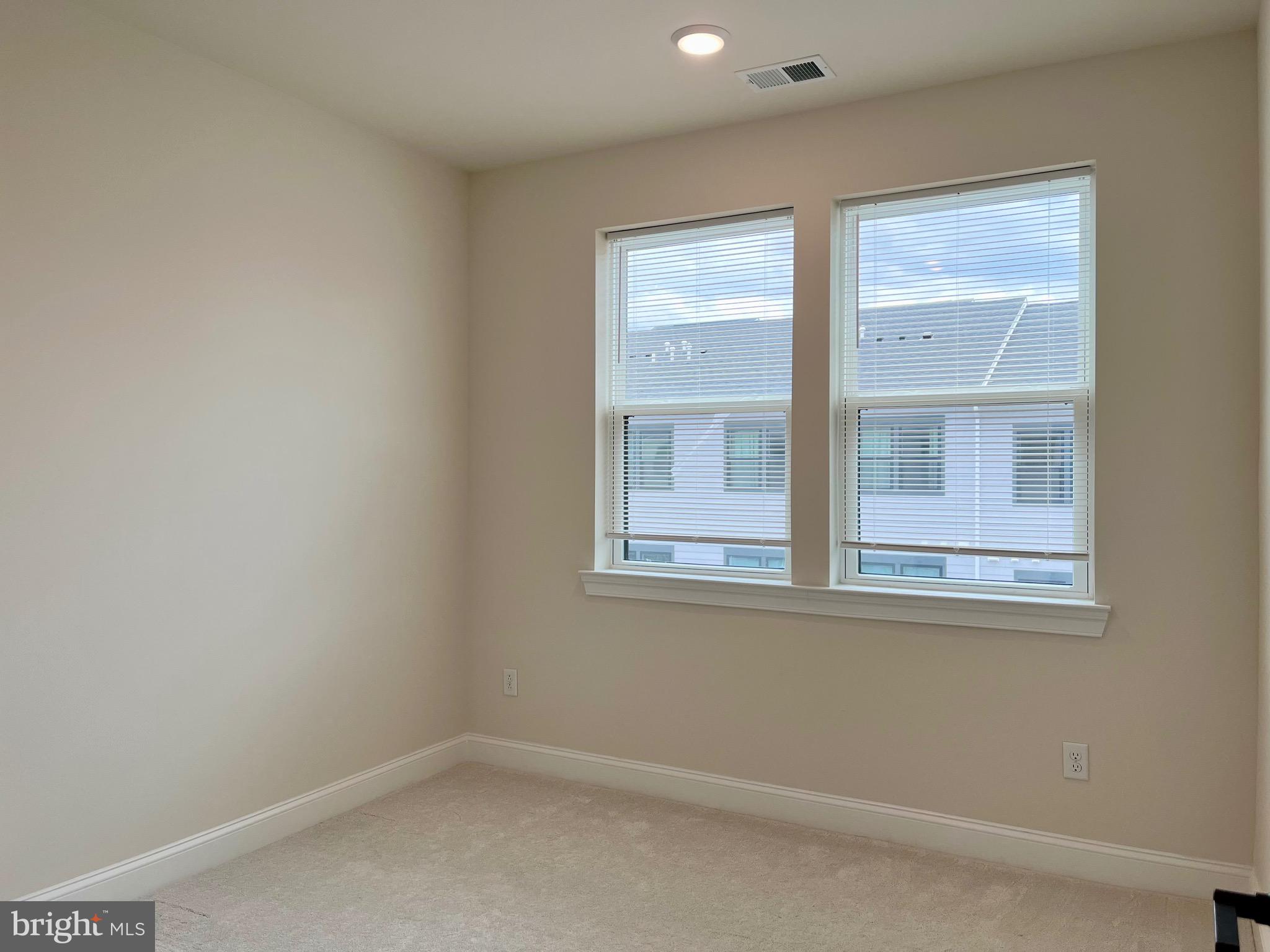 LINK AT W SQUARED - Residential Lease