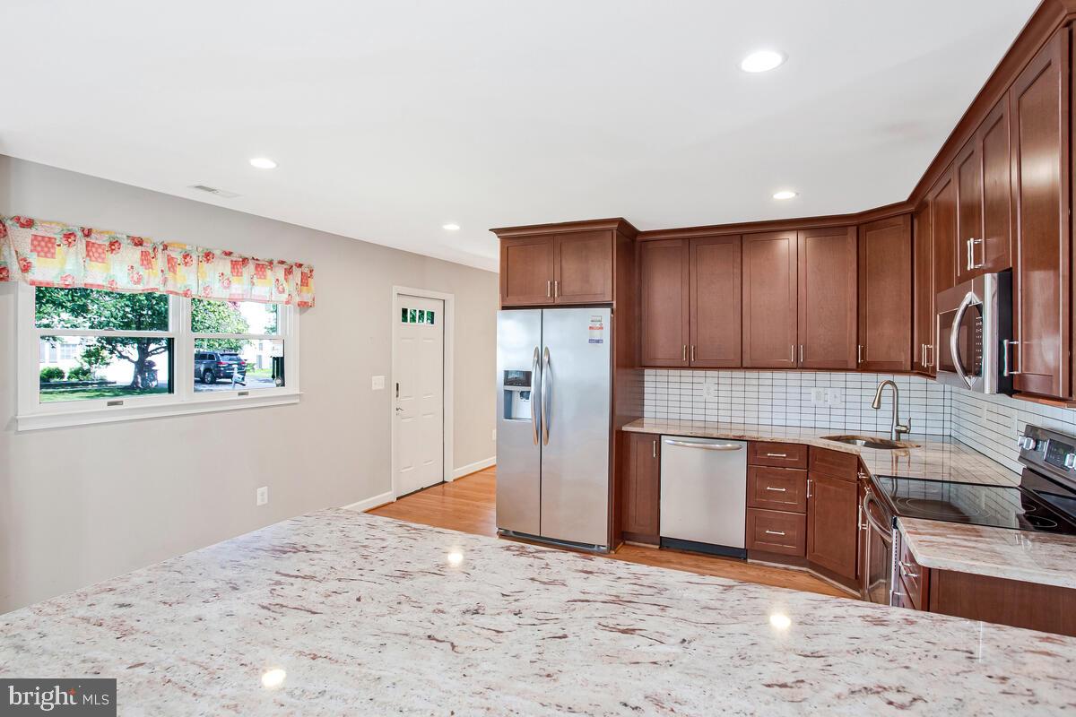 SAUNDERS POINT - Residential