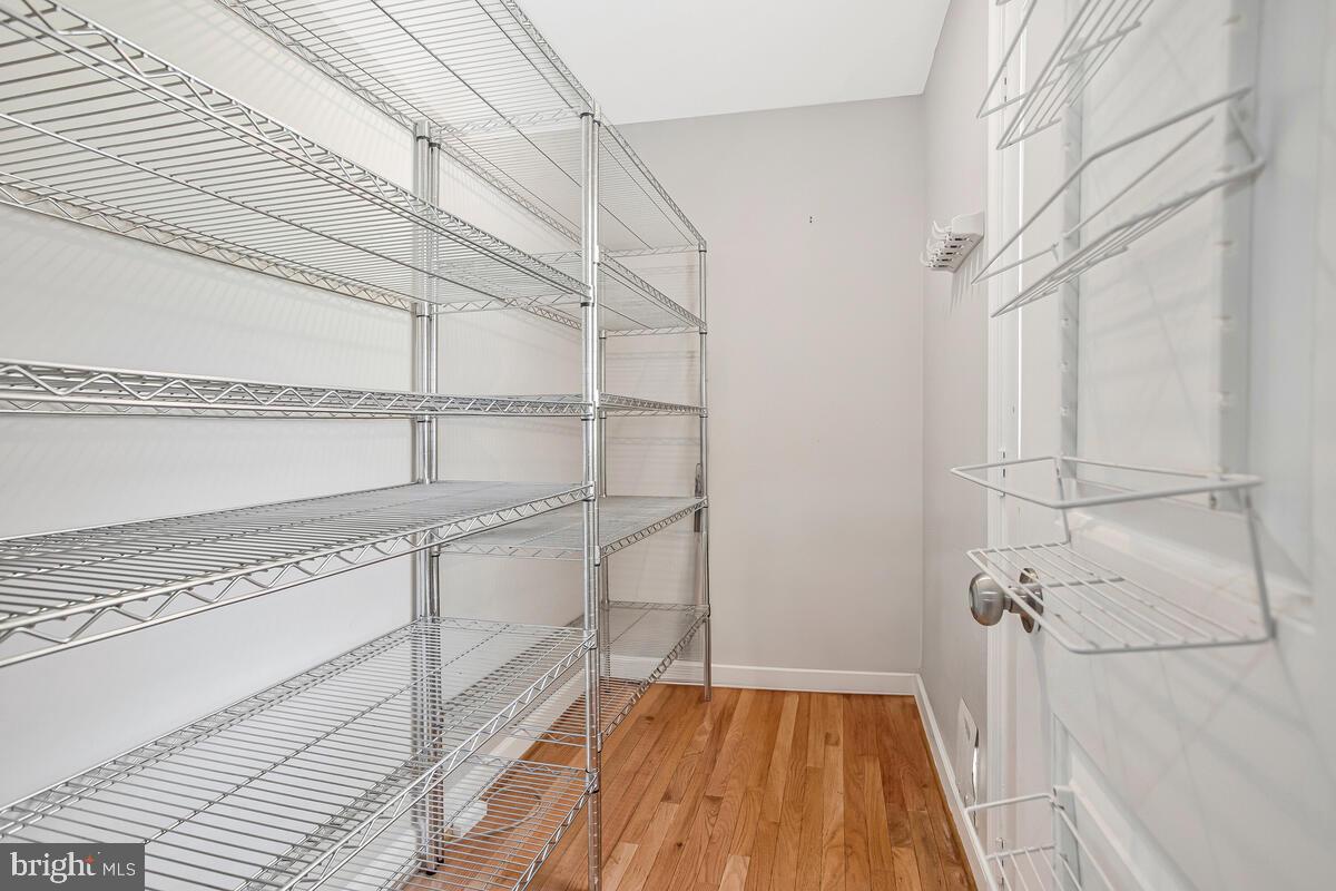 SAUNDERS POINT - Residential