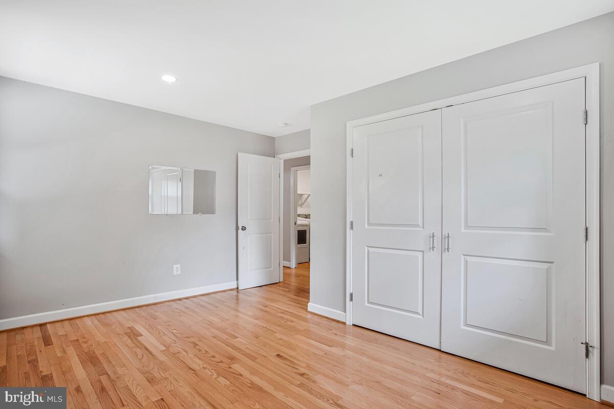 SAUNDERS POINT - Residential