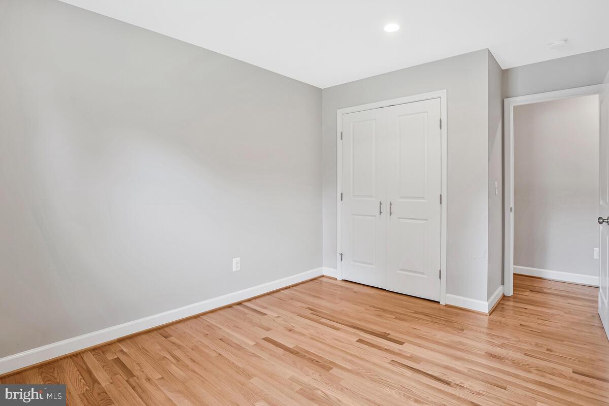 SAUNDERS POINT - Residential