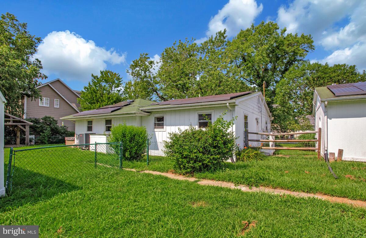 SAUNDERS POINT - Residential