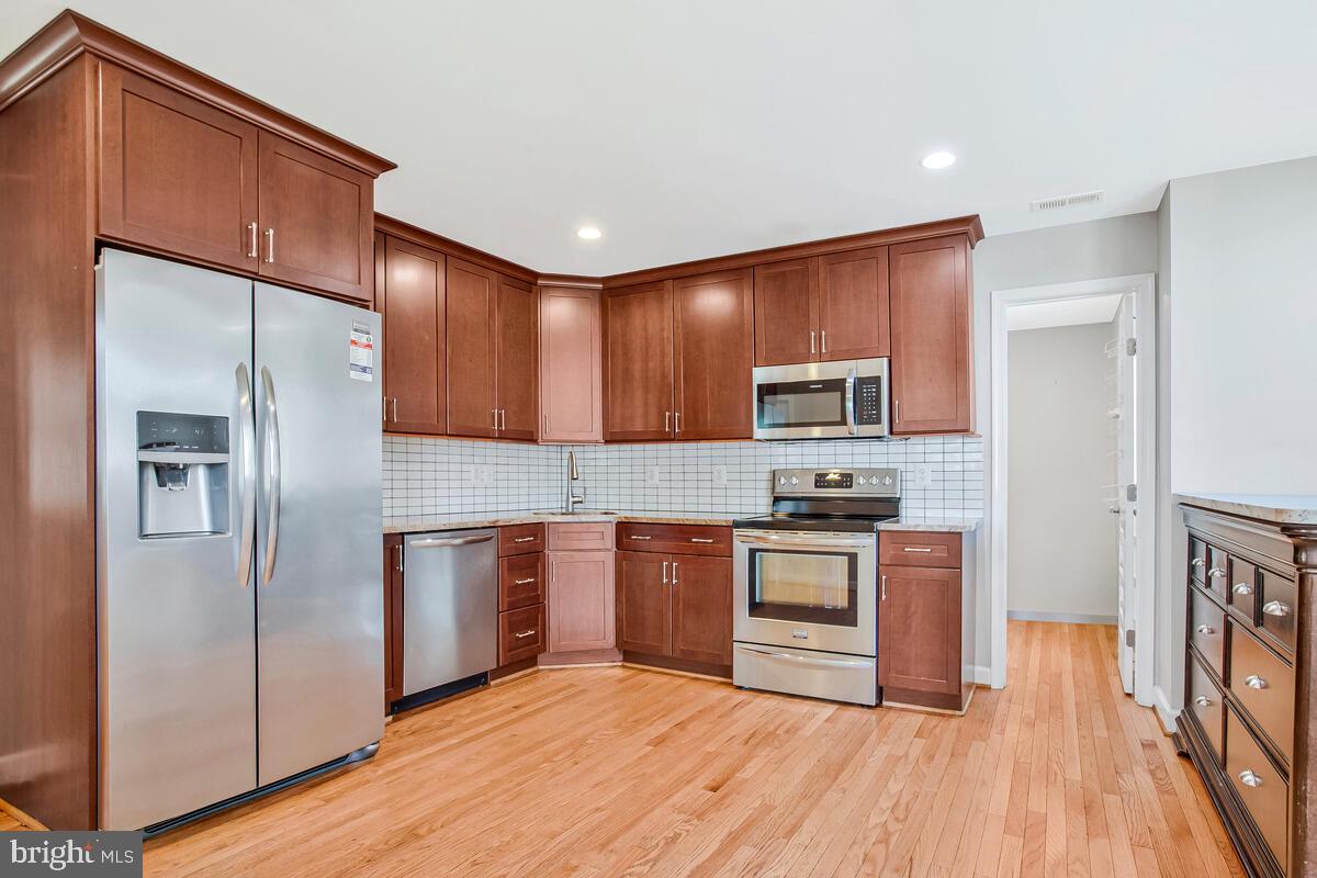 SAUNDERS POINT - Residential