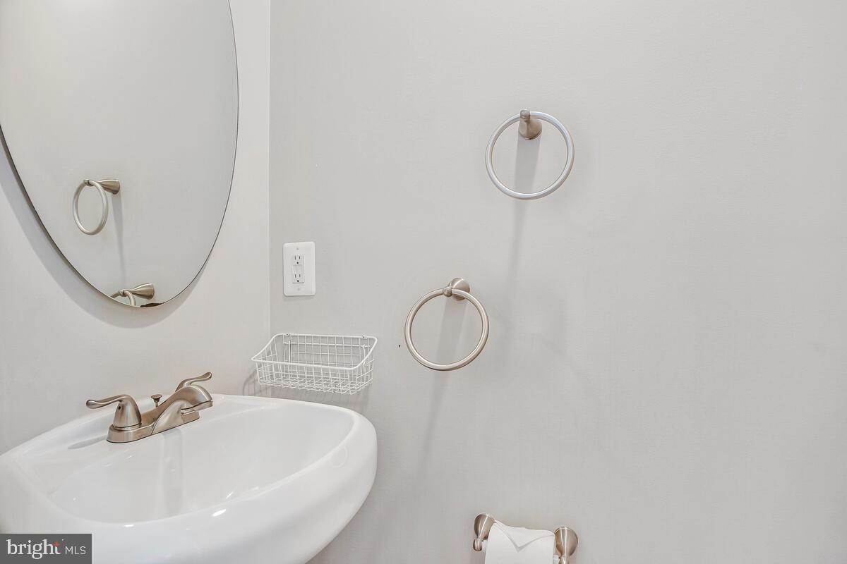 SAUNDERS POINT - Residential