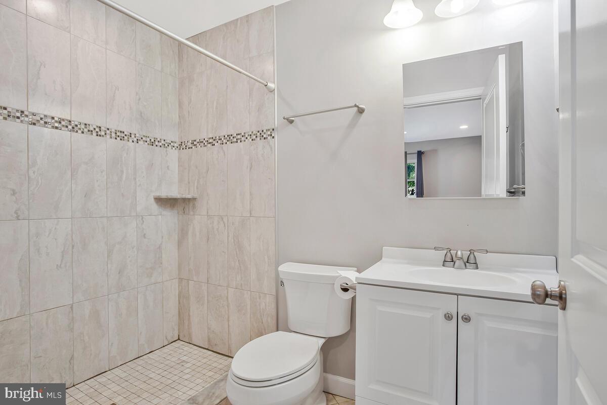 SAUNDERS POINT - Residential