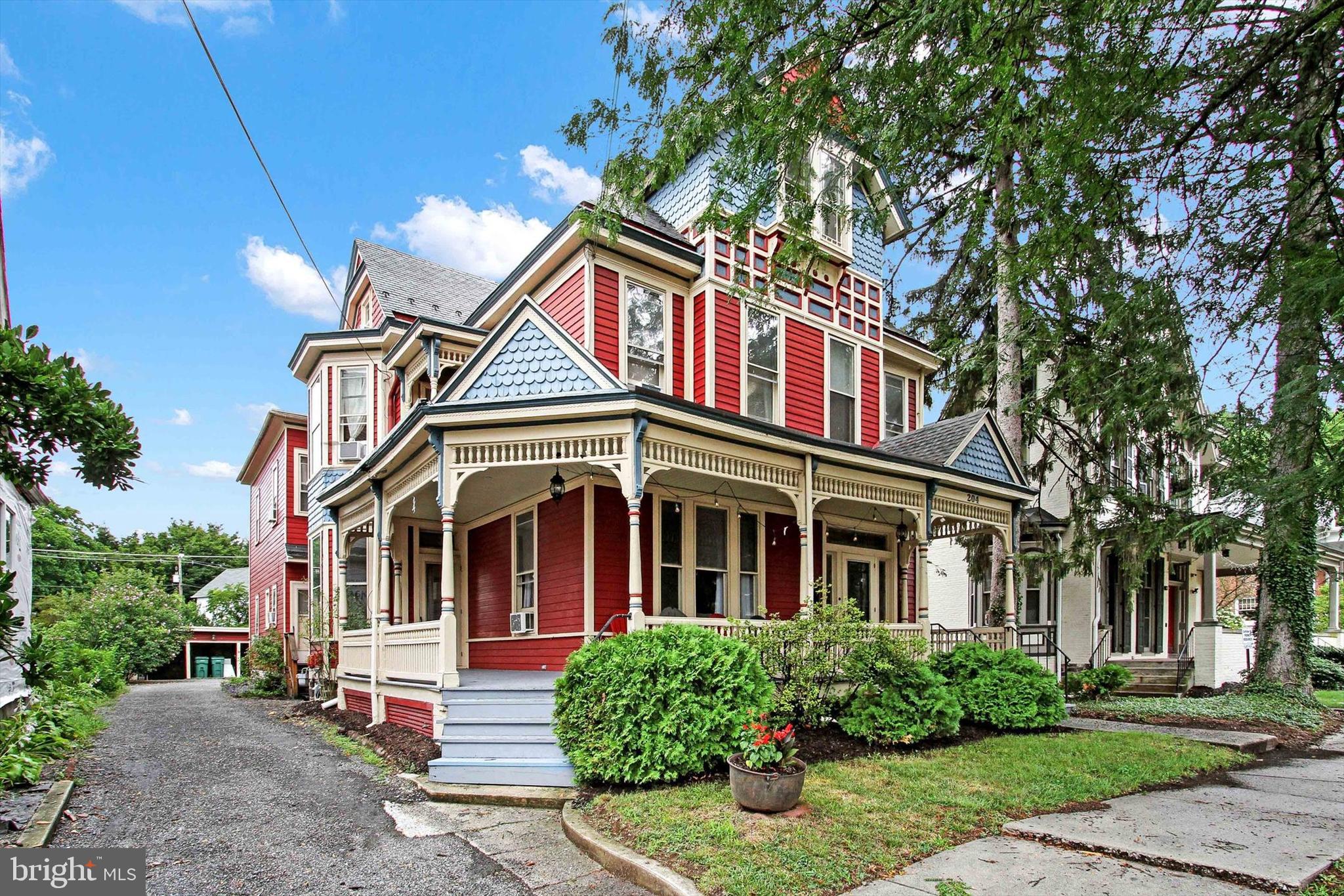 204 CARLISLE STREET