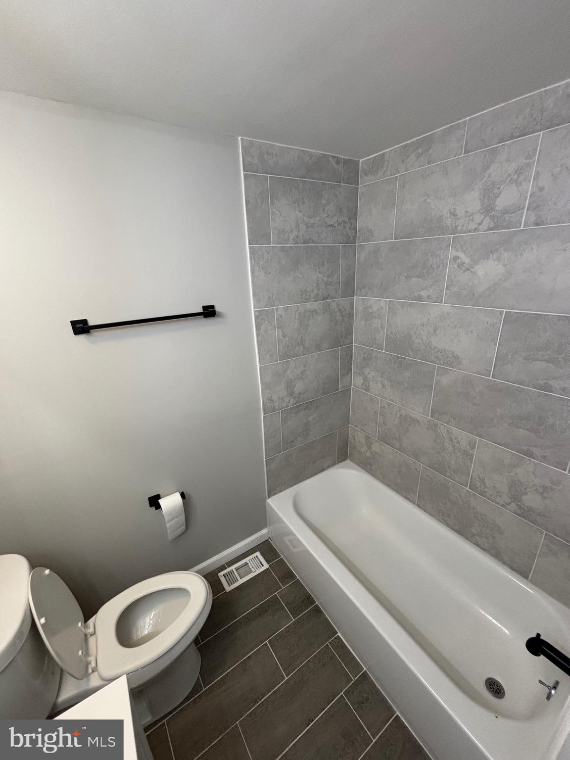 BEVERLY HILLS - Residential Lease