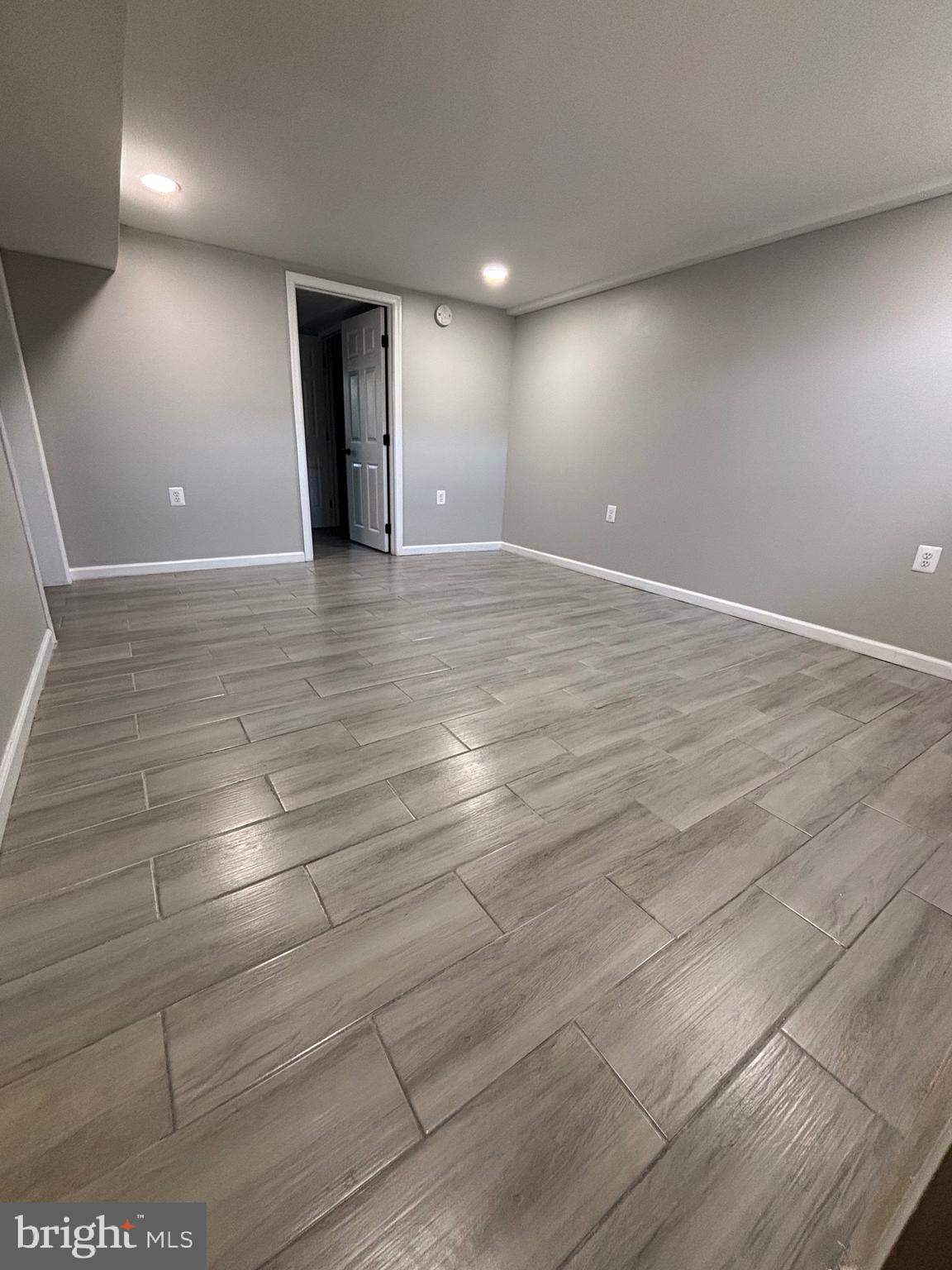 BEVERLY HILLS - Residential Lease