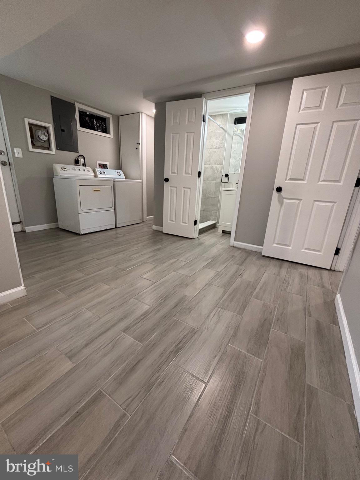 BEVERLY HILLS - Residential Lease