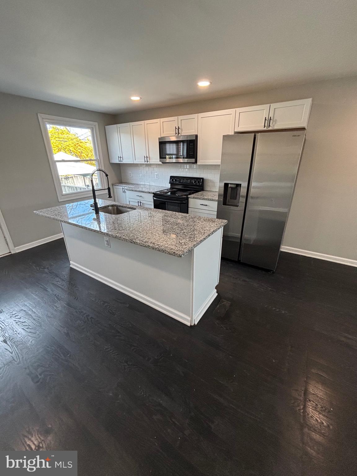 BEVERLY HILLS - Residential Lease