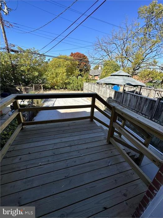 BEVERLY HILLS - Residential Lease