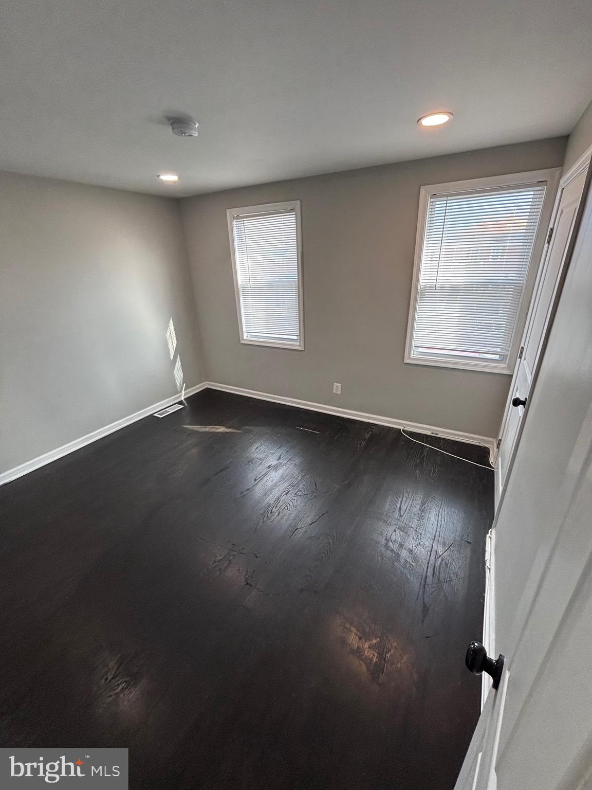 BEVERLY HILLS - Residential Lease