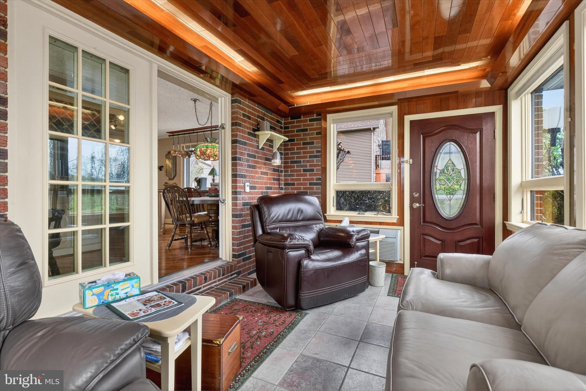 LAKE WYNONAH - Residential