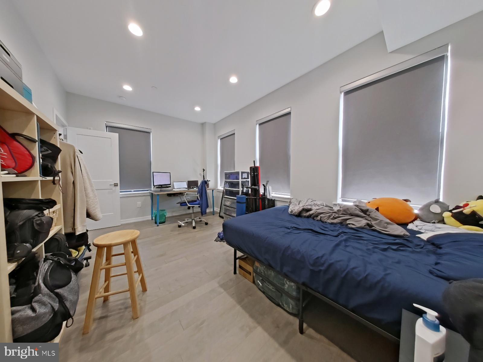 FRANCISVILLE - Residential Income