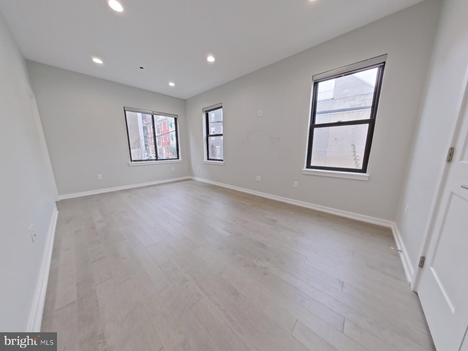 FRANCISVILLE - Residential Income