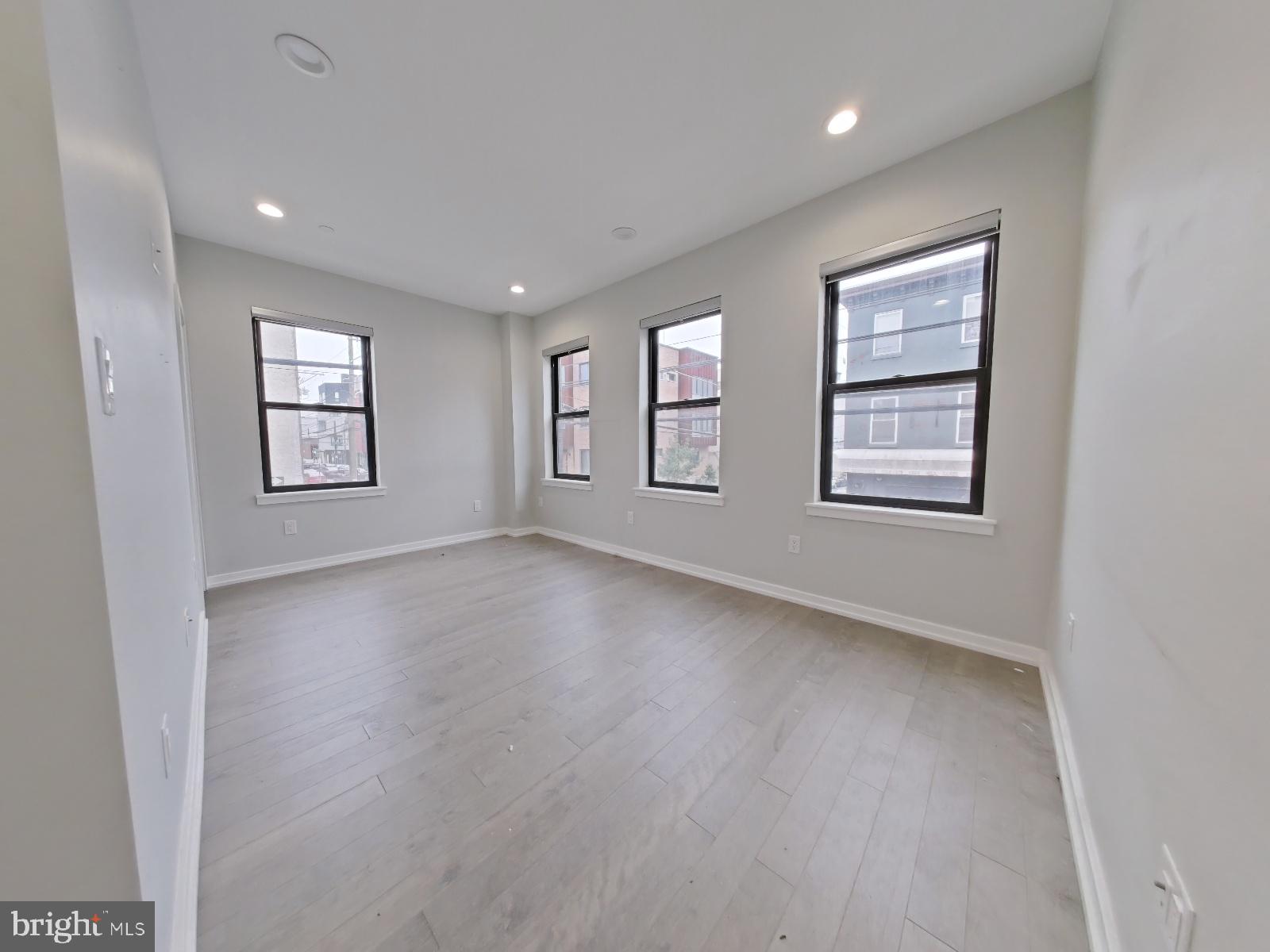 FRANCISVILLE - Residential Income