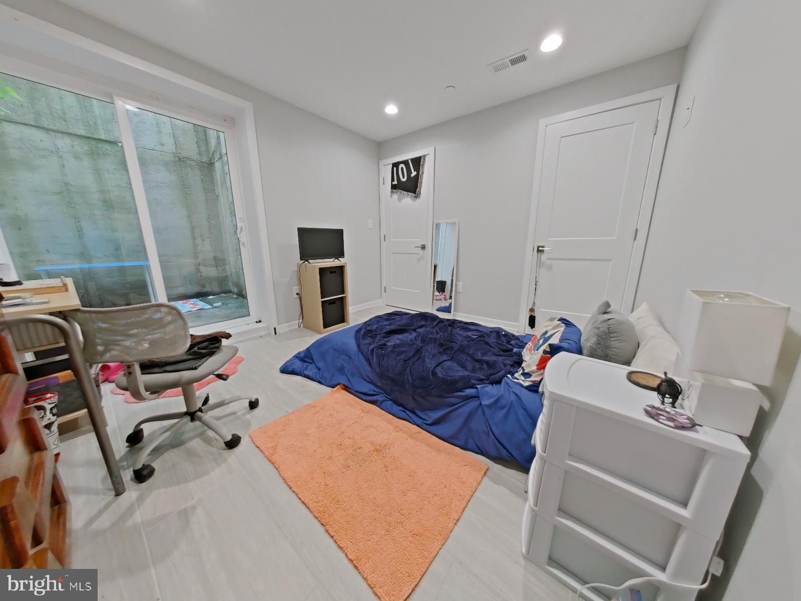 FRANCISVILLE - Residential Income