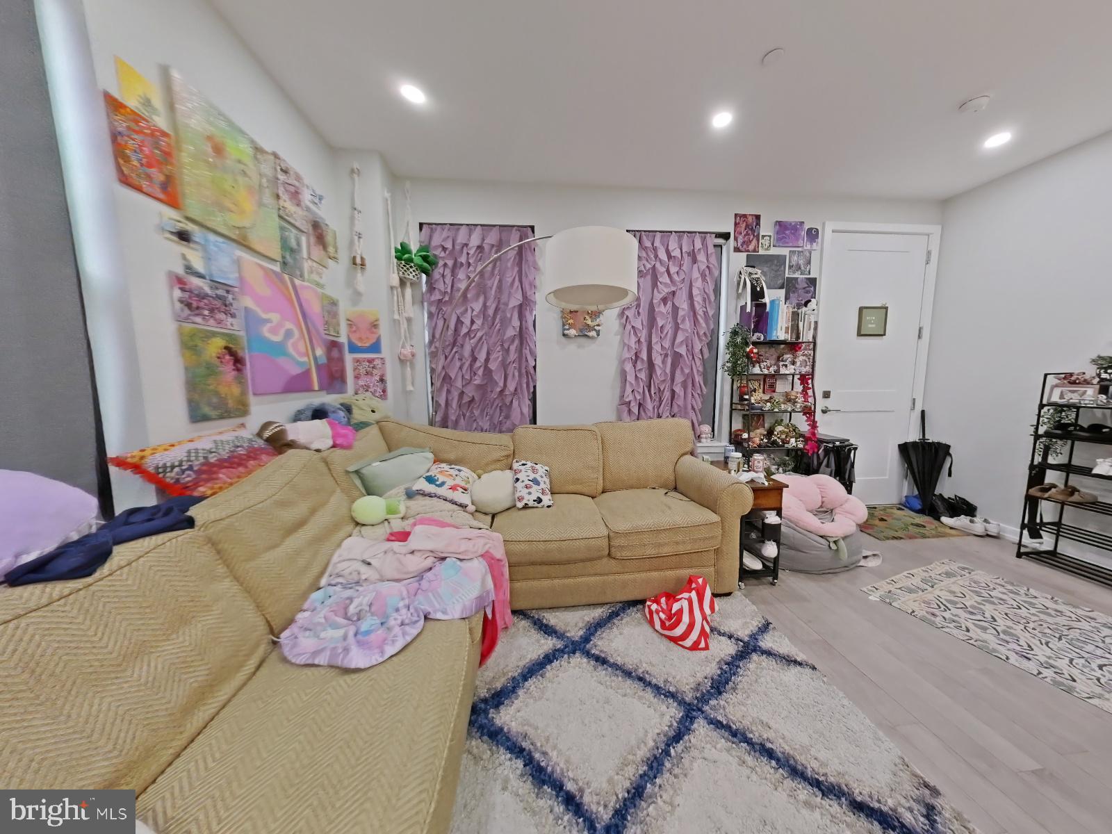 FRANCISVILLE - Residential Income