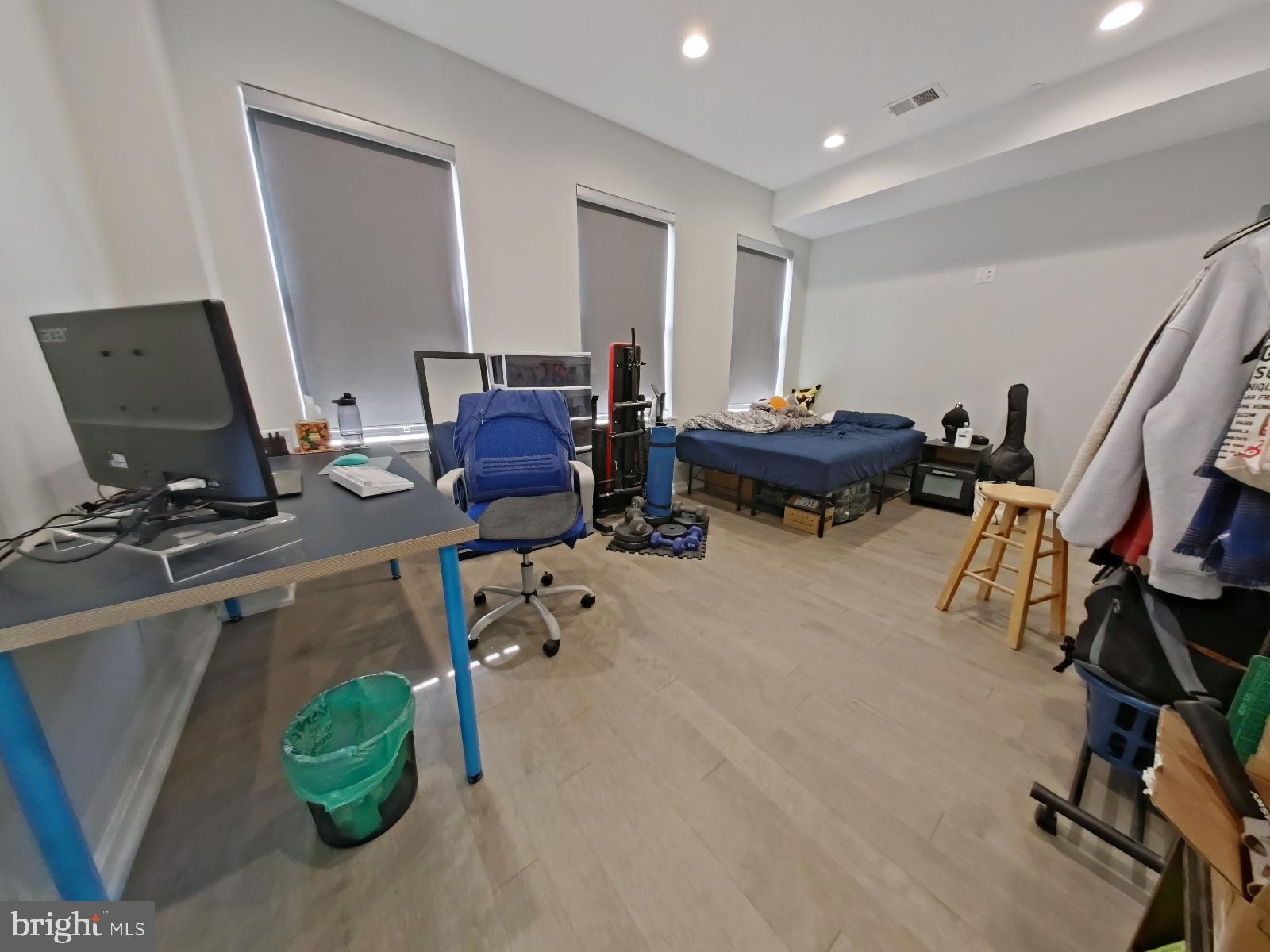 FRANCISVILLE - Residential Income