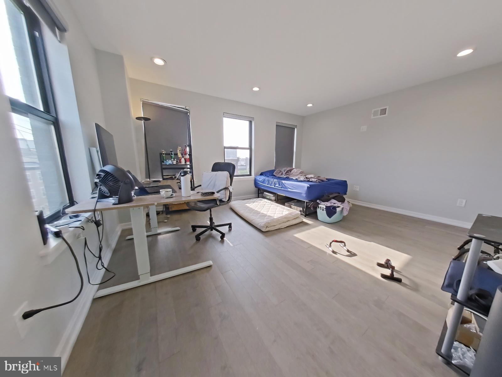 FRANCISVILLE - Residential Income