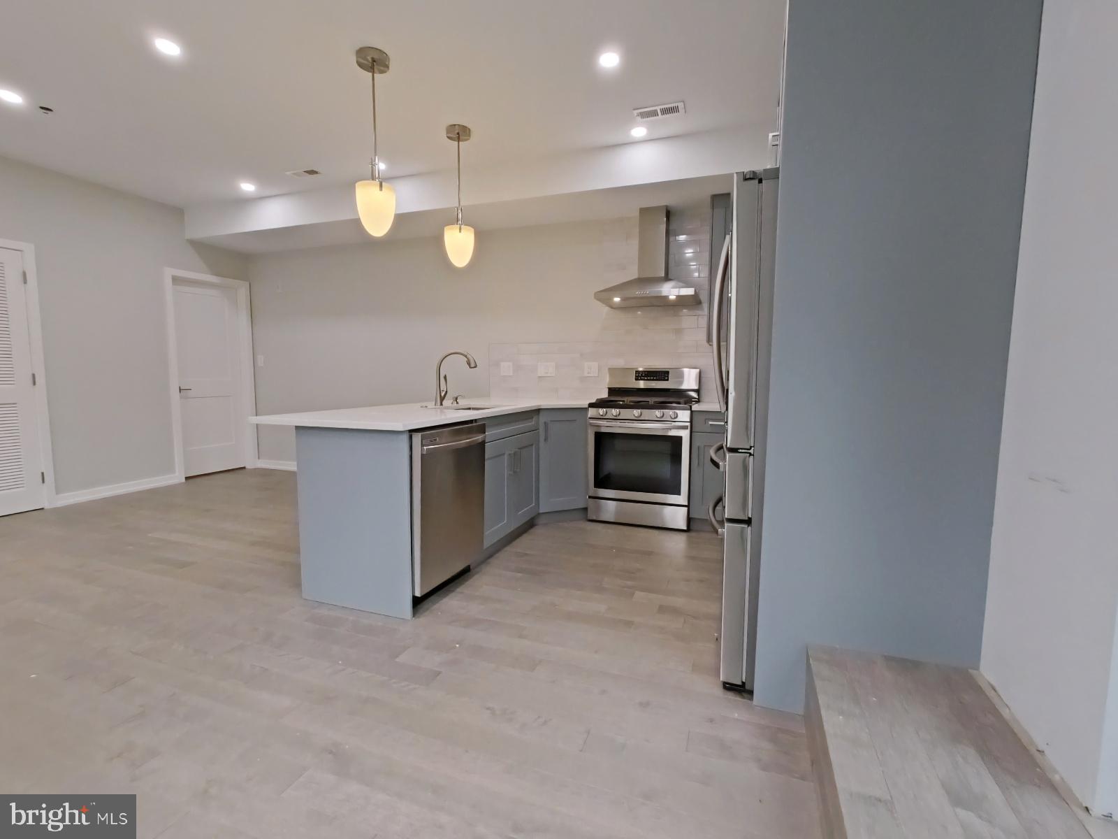 FRANCISVILLE - Residential Income