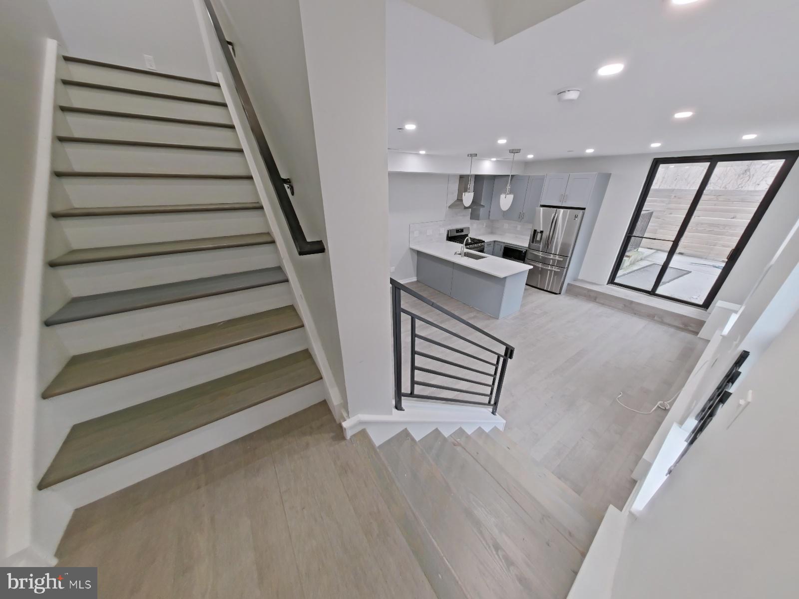 FRANCISVILLE - Residential Income