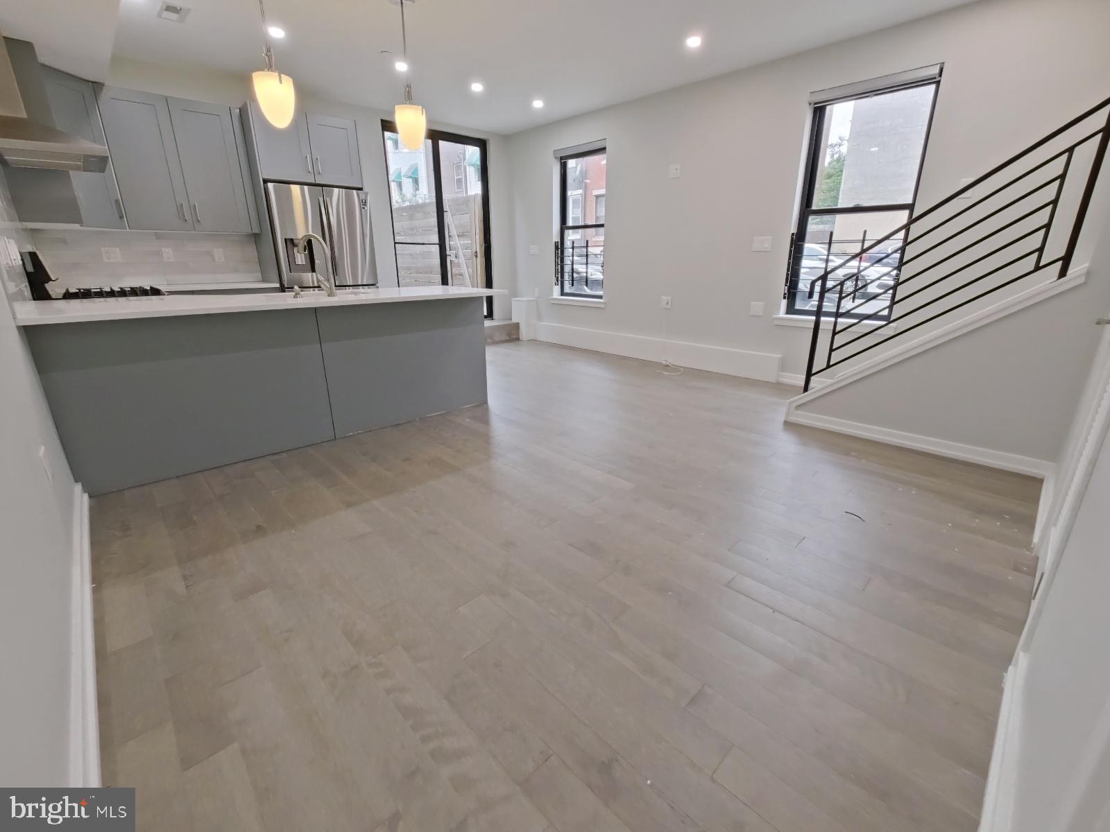 FRANCISVILLE - Residential Income