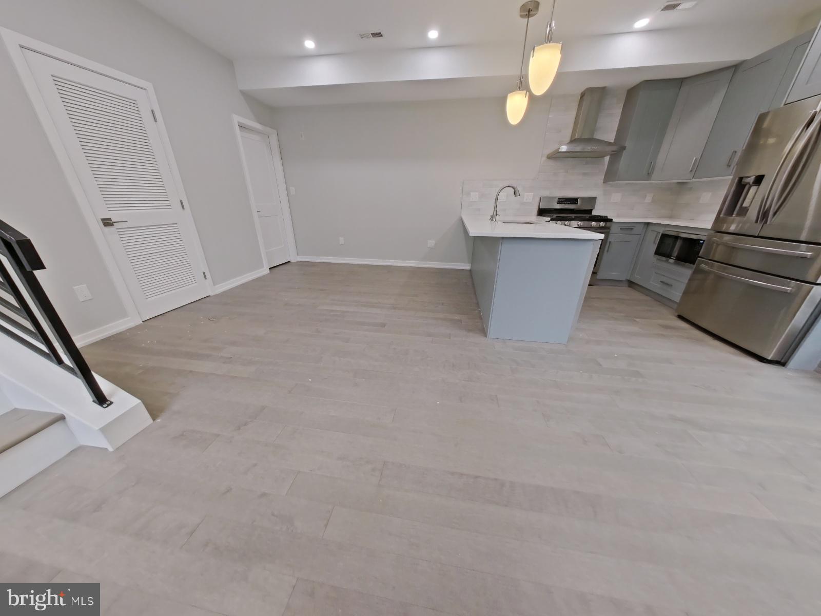 FRANCISVILLE - Residential Income